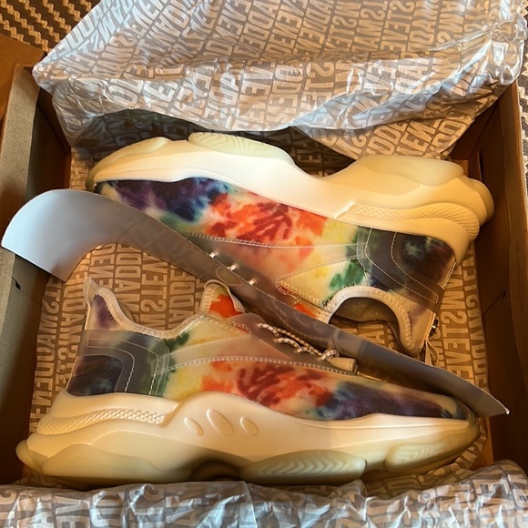 Steve Madden cloud sole sneakers - Picture 5 of 8